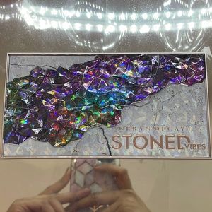 BRAND NEW URBAND DECAY EYESHADOW PALETTE